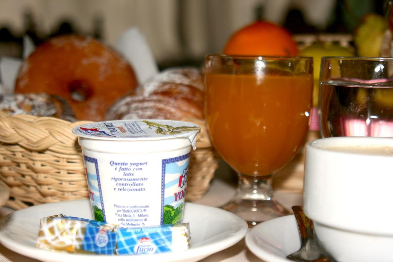 Hotel Holiday Pescara Luaran gambar